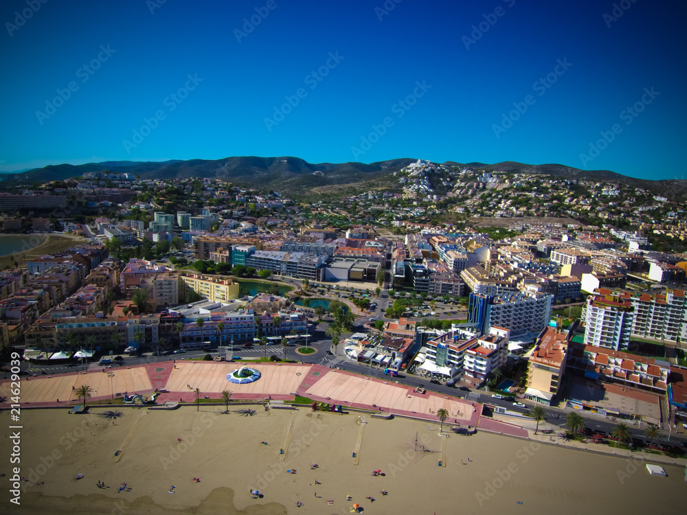 Peñiscola desde el aire. Pueblo de Castellon en la Comunidad Valenciana, España. Fotografia con Drone