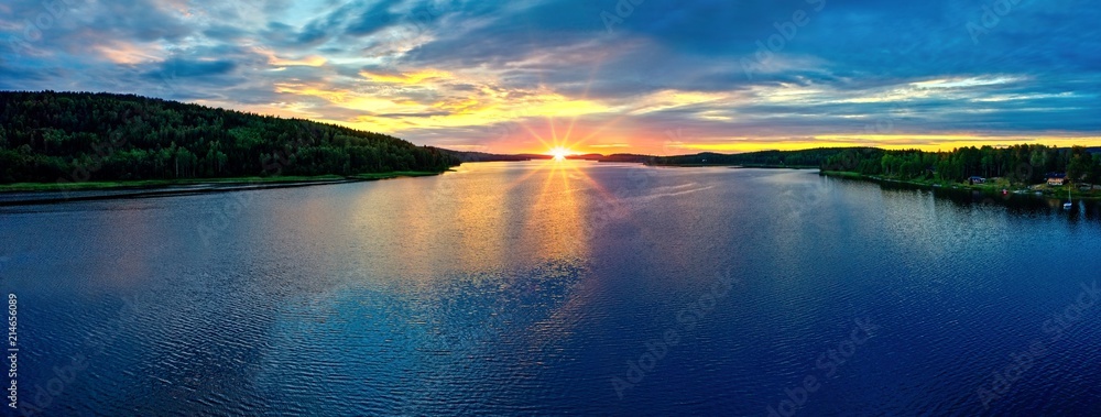 Fototapeta premium Zachód słońca w Glafsfjorden, Szwecja, panorama