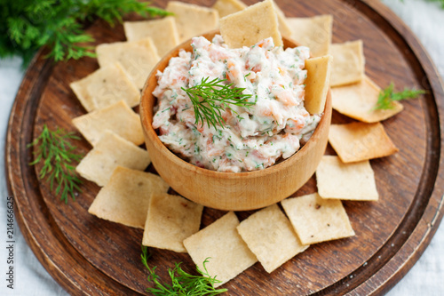 Smoked salmon and cream cheese dip with crackers