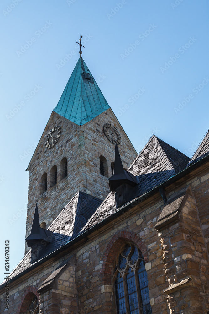 Fototapeta premium Die Waltroper St.Peter Kirche im Kreis Recklinghausen.