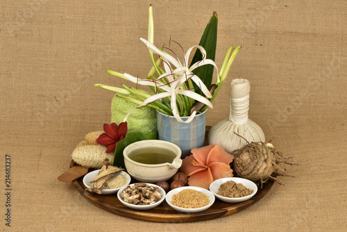 Face mask with Crinum asiaticum ,green leaves gel mix herb have property medicine.