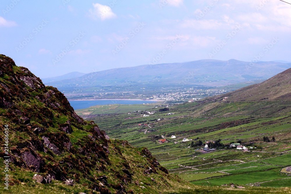 Fototapeta premium Irlande - Kerry - Coomakesta - Vue sur Ballinskelligs Bay