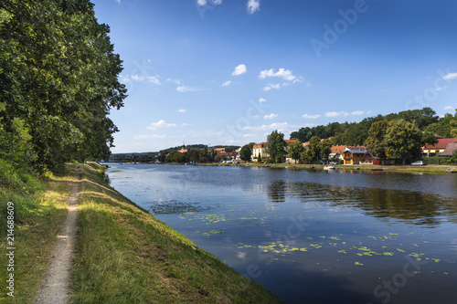 Fototapeta Naklejka Na Ścianę i Meble -  The village on the banks of the Vltava river.