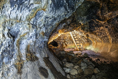 фотографія Golden Dome Cave at Lava Beds National Monument, California, USA