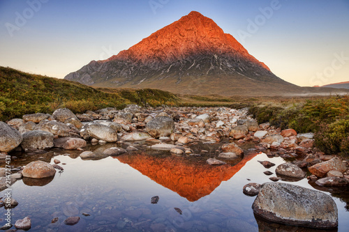 Obraz na płótnie First Light on Buachaille Etive Mor