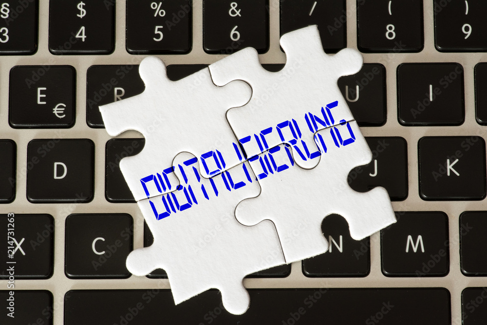 Ein Computer, ein Puzzle und die Digitalisierung Ein Computer, ein Puzzle und die Digitalisierung