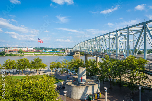 The Taylor–Southgate Bridge, in Cincinnati, Ohio photo