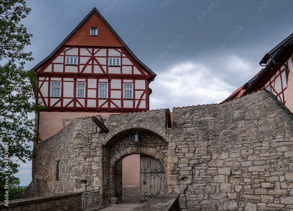 Fototapeta premium Burg Bodenstein am Lutherweg Leinefelde-Worbis bei Gewitterstimmung