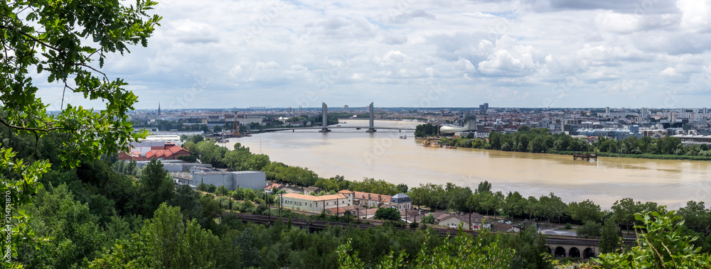 Vue panoramique sur Bordeaux depuis Lormont