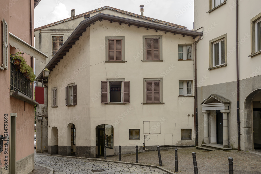 Obraz premium old house facades, Lovere, Italy