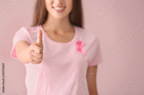 Beautiful woman with pink r...