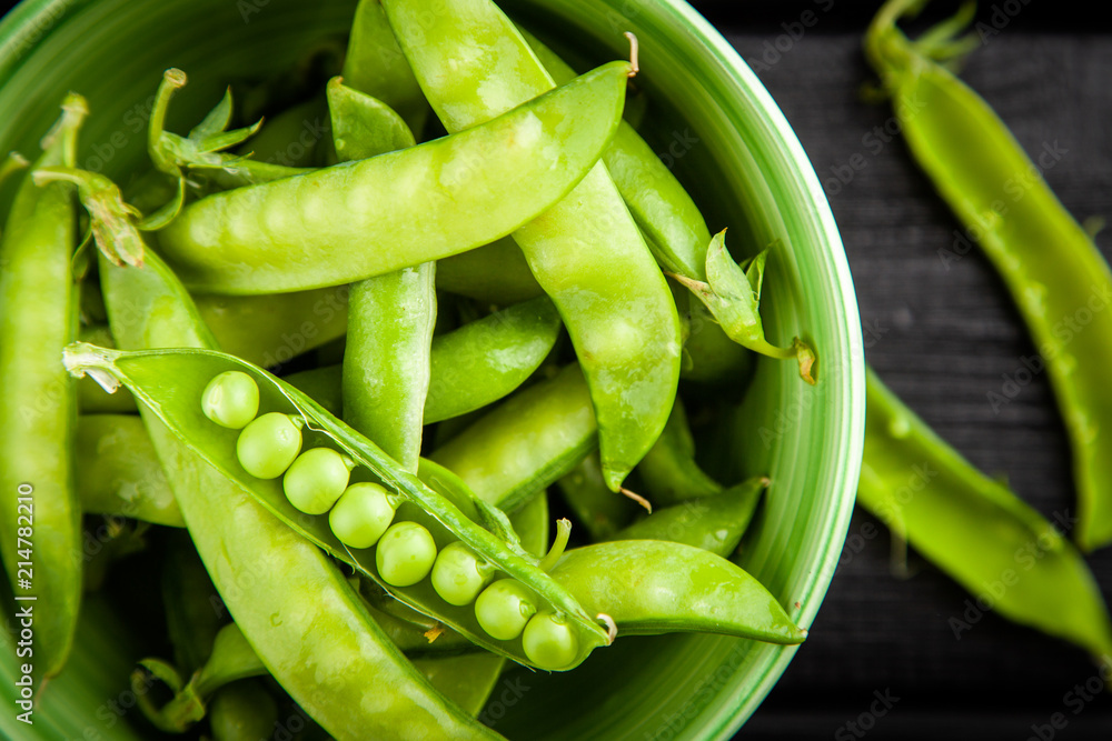 Fresh green peas