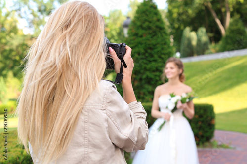 Professional photographer t...