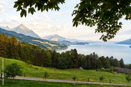 Über dem Thunersee