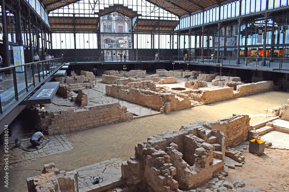Restos arqueológicos de la época medieval El Borne en Barcelona




