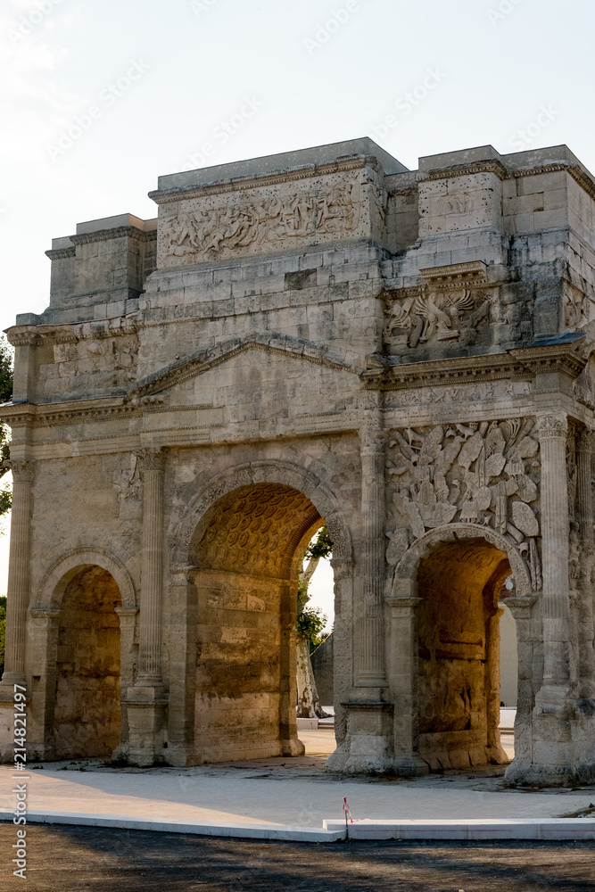  The Triumphal Arch of Orange (French: Arc de triomphe d'Orange) is a triumphal arch located in the town of Orange, southeast France