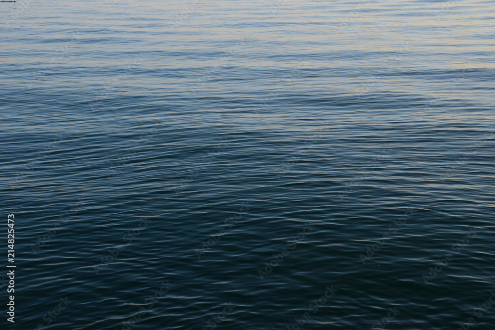 Naklejka premium Blaue Wassertextur, Ozean