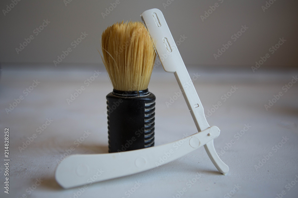 Fotografie Rasoio lametta e pennello da barba