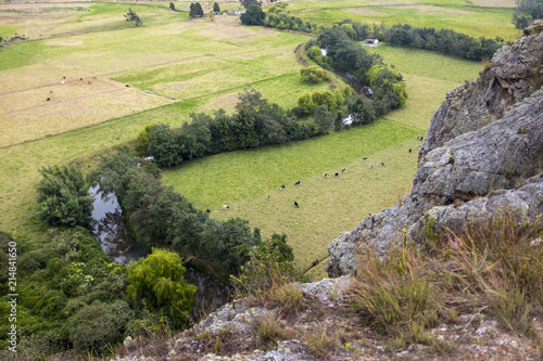 Desde la altura se observa la idílica escena campestre