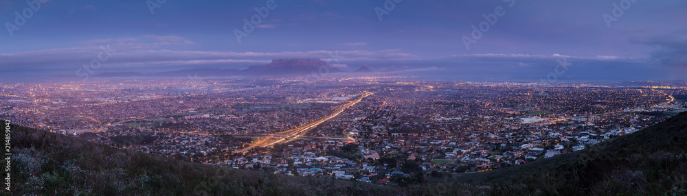 Panoramic view over Cape Town at dawn