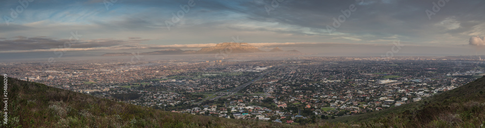 Panoramic views over cape town at dawn