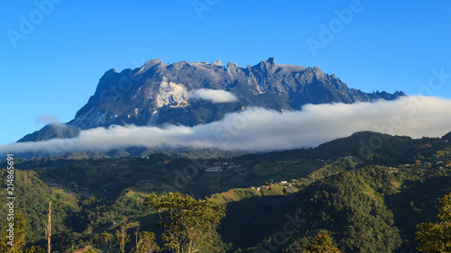 Schilderij op canvas Amazing Mount Kinabalu of Sabah, Borneo / Majestic view of Mount Kinabalu