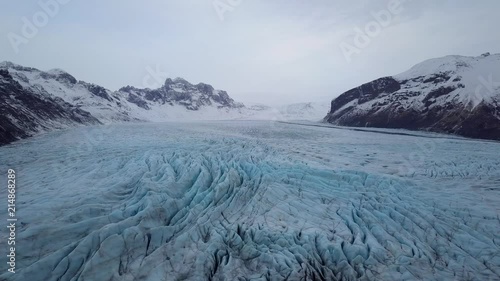 Wallpaper Mural Iceland's Skaftafell Nature Reserve with beautiful glacier in winter Torontodigital.ca