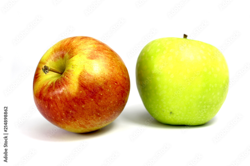 Roter und Grünner Apfel isoliert Roter und Grünner Apfel isoliert