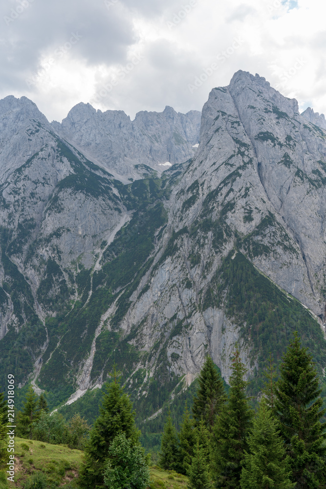 Fototapeta premium Droga Kaiserbachtal do Stripsenjochhaus