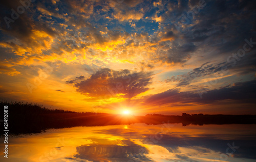 Fototapeta Naklejka Na Ścianę i Meble -  nice sunset on lake