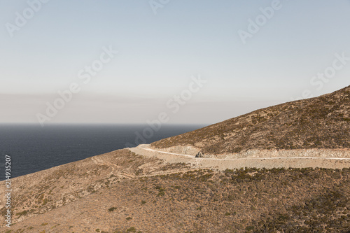 Paysage de mer et montagne avec vue en Grèce photo