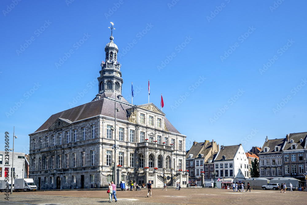 Maastricht, Marktplatz und Rathaus 