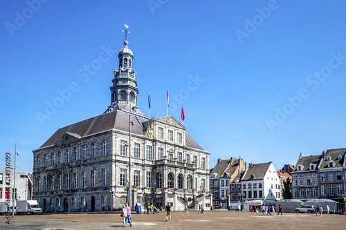 Maastricht, Marktplatz und Rathaus 