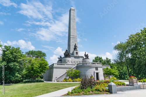 Tomb of Abraham Lincoln photo