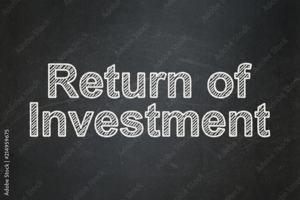 Obraz premium Business concept: text Return of Investment on Black chalkboard background