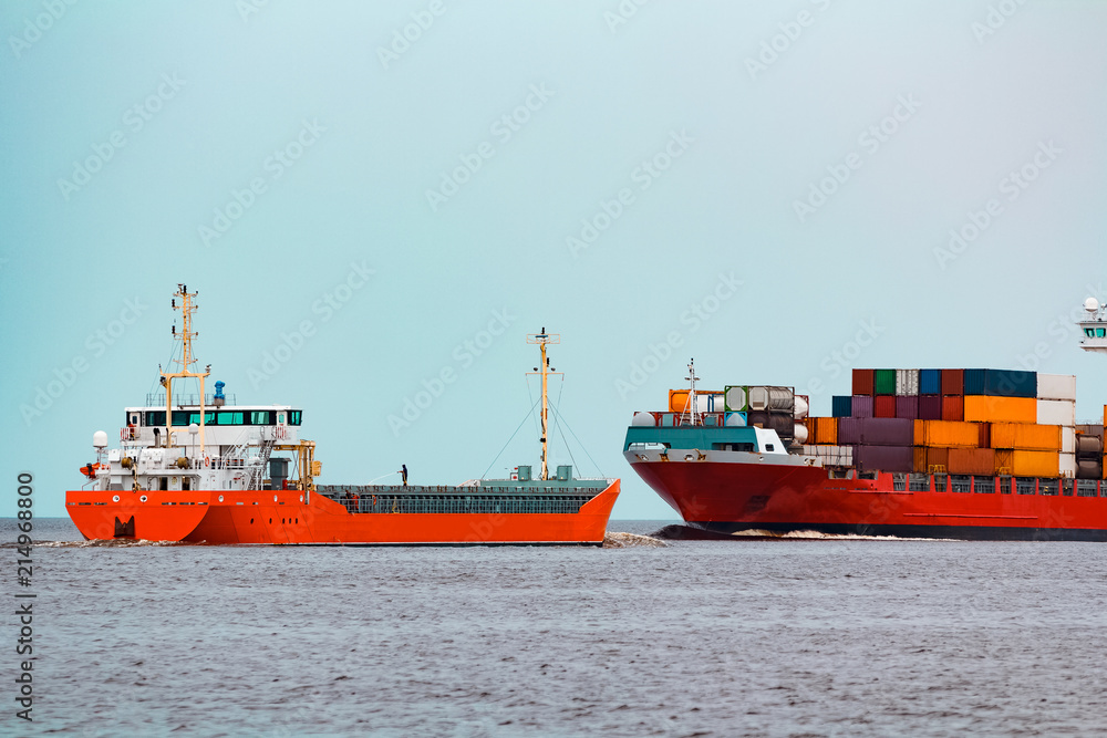 Fototapeta premium Orange cargo ship