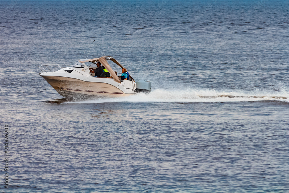 Fototapeta premium White speed boat in action