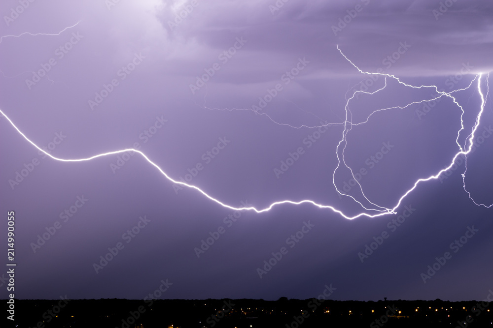 Orage et impact de foudre sur Poitiers - France Orage et impact de foudre sur Poitiers - France