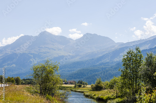 Sils  Sils-Maria  Segl  Oberengadin  Engadin  Inn  Fluss  Corvatsch  Furtschellas  Wanderweg  Seenplatte  Silvaplanersee  Graub  nden  Sommer  Schweiz