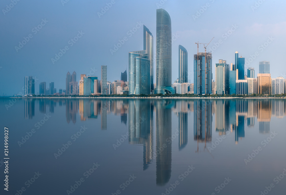 Fototapeta premium View of Abu Dhabi Skyline at sunrise, UAE