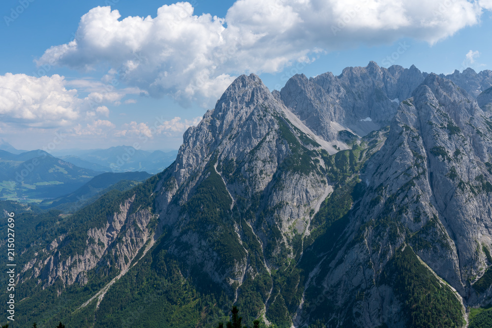 Fototapeta premium Kaiserbachtal Weg zum Stripsenjochhaus