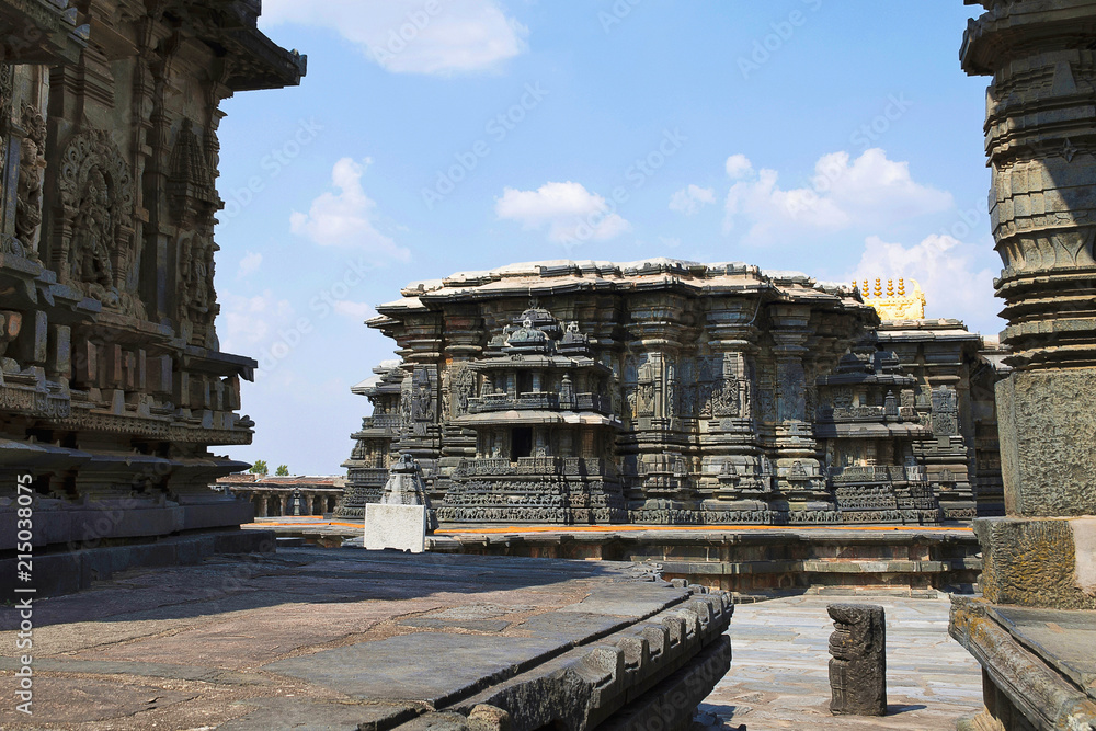 Obraz premium Chennakeshava temple complex, Belur, Karnataka. General view from the South West