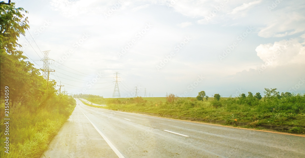 Fototapeta premium The natural power plant is surrounded by mountains.