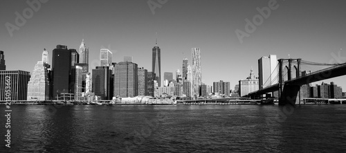 Canvas Print Manhattan skyline in new york city at East river with brookly bridge