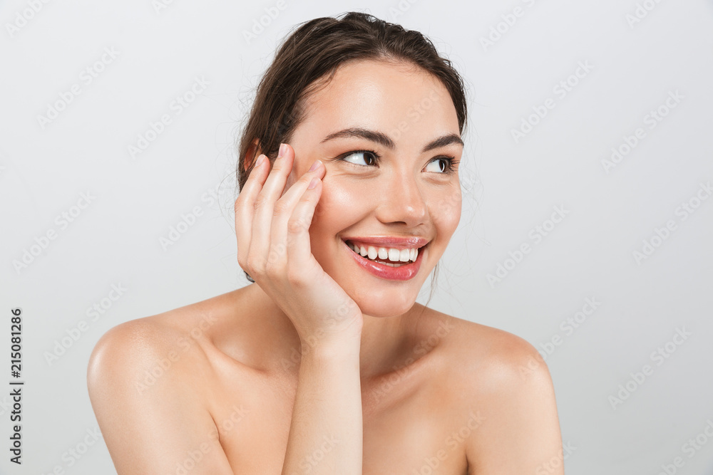 Naklejka premium Beauty portrait of an attractive young topless woman