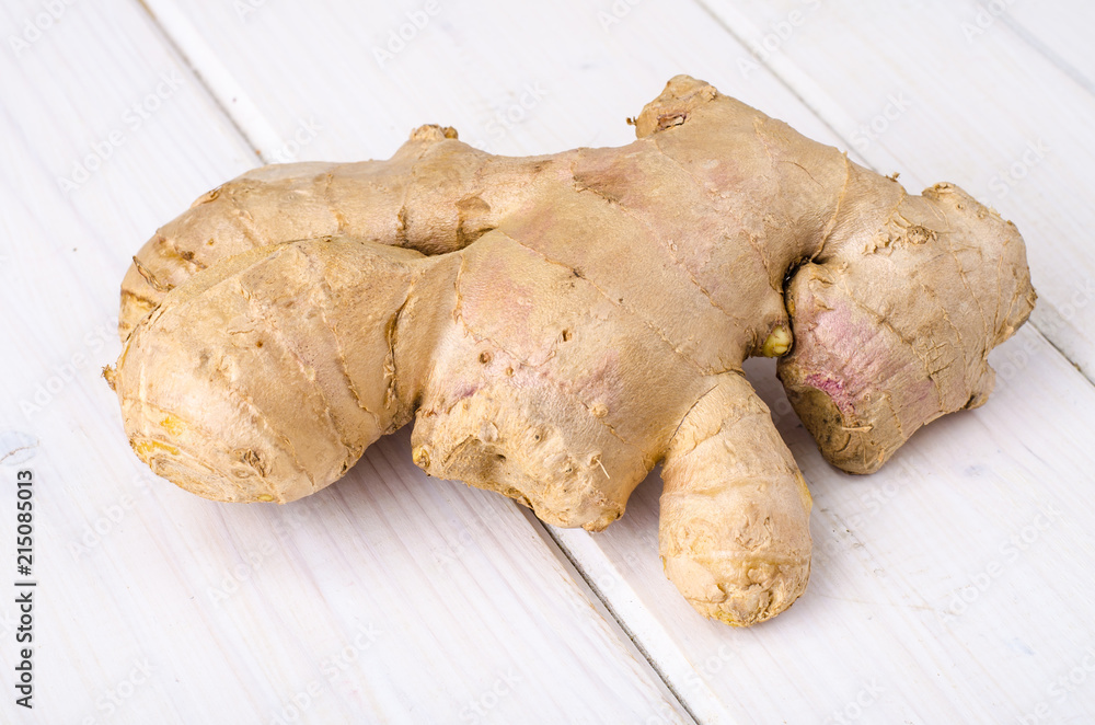 Whole root of fresh ginger