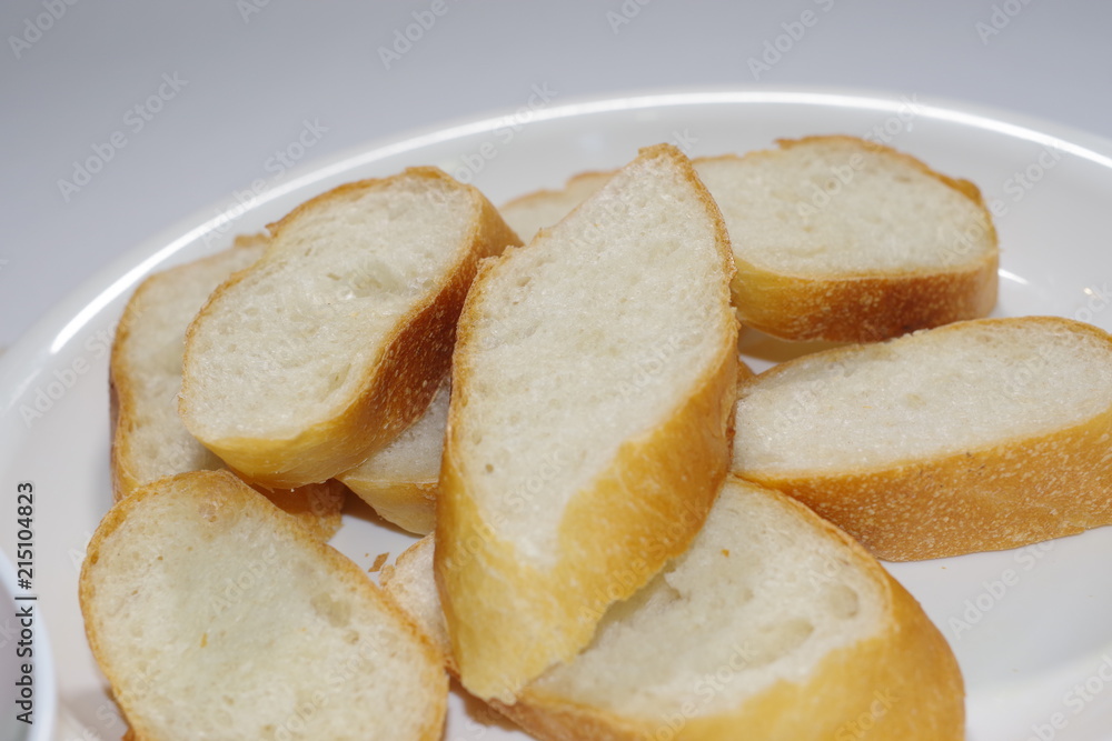 カットしたフランスパン カットしたフランスパン