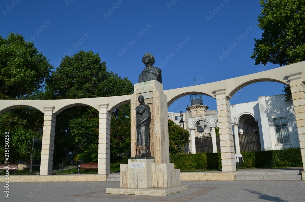 Obraz premium Inspirational European monument - statue of poet Mihai Eminescu - concept for love and aspirations