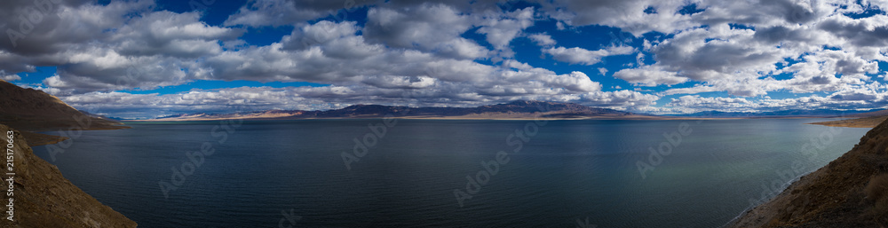 Panorama Walker Lake in Nevada, clouds, cloudscape nature landscape nobody copy space