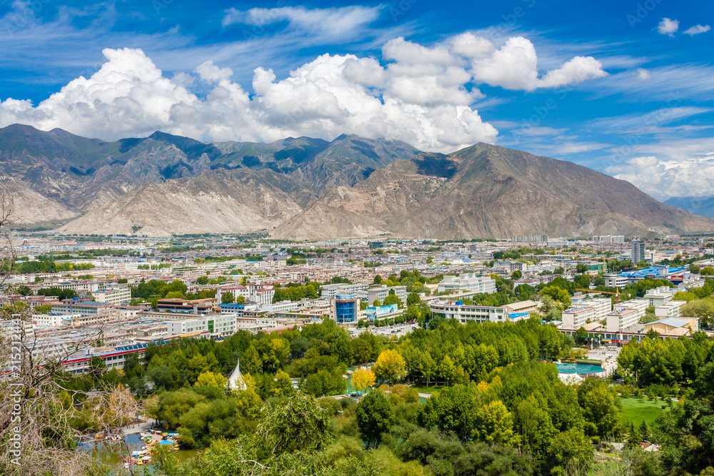 Obraz premium Lhasa town and surrounding mountains